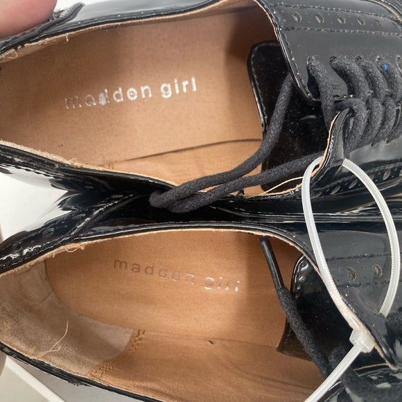 Madden Girl Black Patent Leather Oxford Platform Shoes - Picture 4 of 6